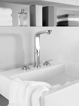 Смеситель для раковины GROHE Veris 20180000. Фото