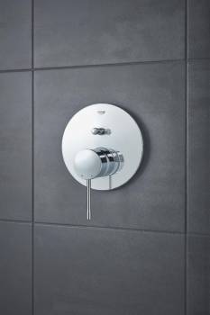 Смеситель для ванны GROHE 24058001 Essense, хром. Фото